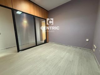Location Bureau à Barri del Centre. Alquiler de oficina en la calle del vall