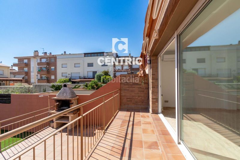 Foto 02e6115f-f9c6-4790-8155-4eec1c0b19d1. Casa amb calefacció aparcament piscina a Eixample - Can Bogunyà Castellar del Vallès