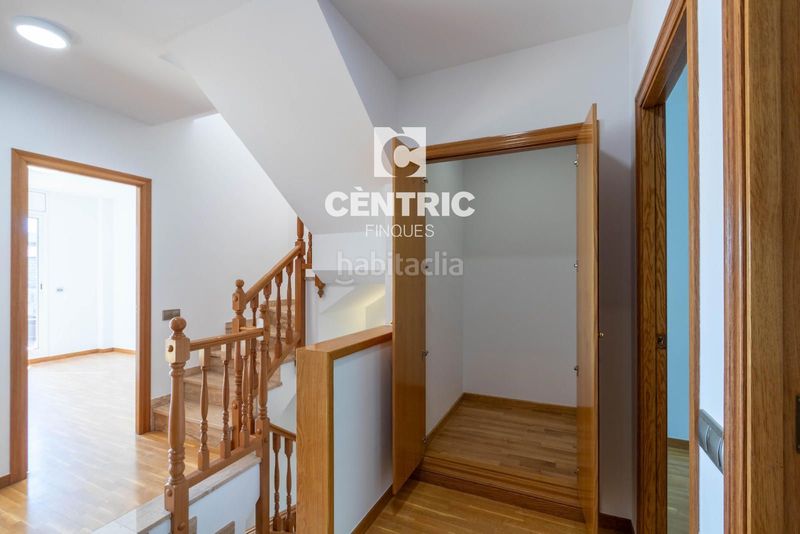 Foto bc34fb4d-8acc-4550-8fd7-e5efa323dcd3. Casa amb calefacció aparcament piscina a Eixample - Can Bogunyà Castellar del Vallès