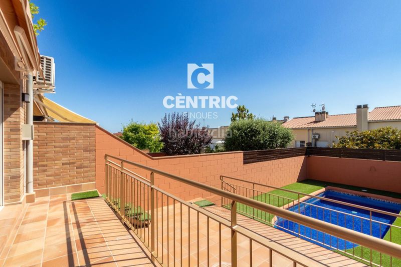 Foto e99db50f-f326-4171-b66f-1639d32107a6. Casa amb calefacció aparcament piscina a Eixample - Can Bogunyà Castellar del Vallès