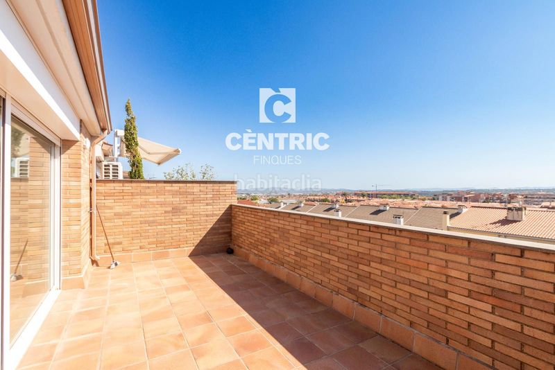 Foto ea66cce4-bb23-469b-977d-d6c571745e12. Casa amb calefacció aparcament piscina a Eixample - Can Bogunyà Castellar del Vallès