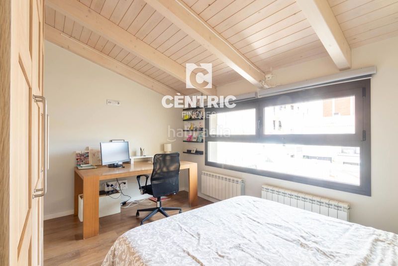 Foto b6380456-1bba-4ebe-b0a3-78ab20737d1a. Casa amb calefacció aparcament a Ca n'Aurell Terrassa
