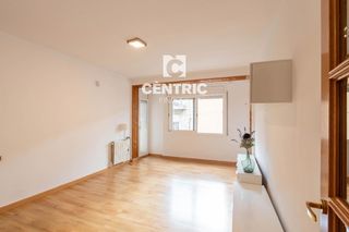 Flat in Ca n'Anglada. Piso ca nanglada sud, amplio, práctico y bien distribuido