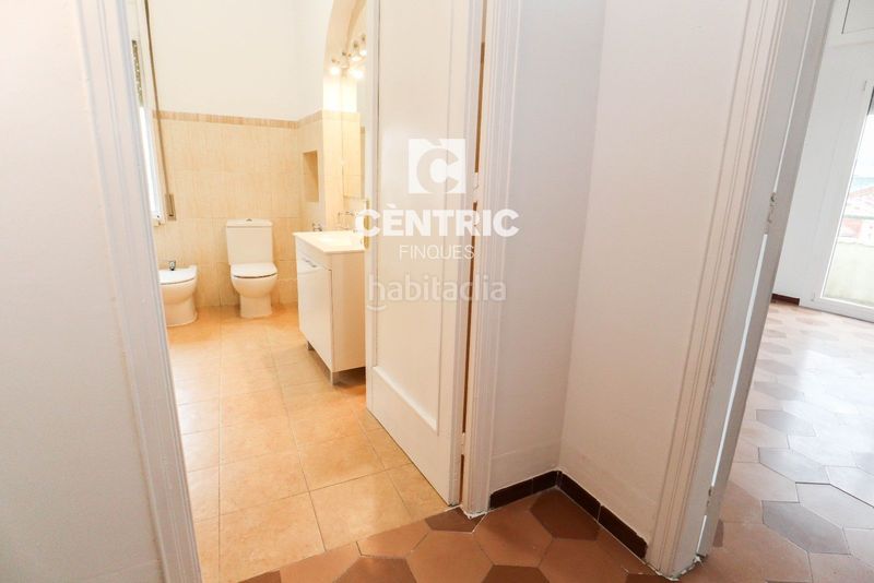 Foto 0b50279a-6e79-4c9f-80e0-7c8046c84bac. Rent flat with heating in Barri del Centre Terrassa