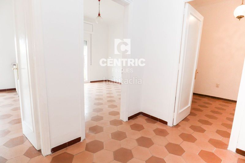 Foto c3422916-479c-46ce-bda2-ecae412dc68f. Rent flat with heating in Barri del Centre Terrassa