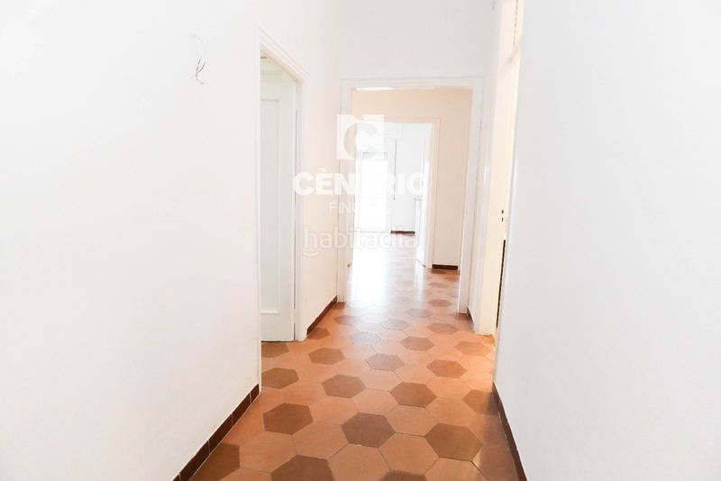 Foto c4759efe-9d41-4cf4-8c5d-8e436c16954e. Rent flat with heating in Barri del Centre Terrassa