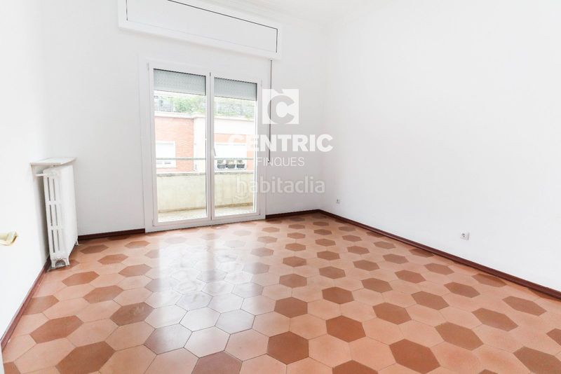 Foto cca947f6-77f3-41a3-a69b-84a9554e61e7. Rent flat with heating in Barri del Centre Terrassa