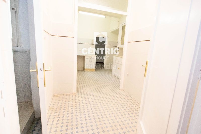 Foto fe165384-c673-41f9-83cc-8144783845bd. Rent flat with heating in Barri del Centre Terrassa