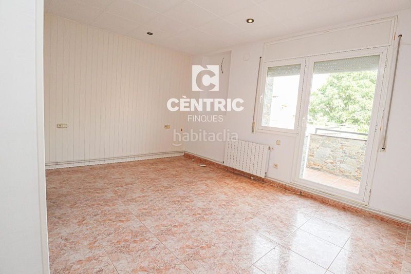 Foto e2646fee-41dd-4ef1-a39c-e978113fcb88. Lloguer dúplex amb calefacció aparcament a Barri del Centre Terrassa