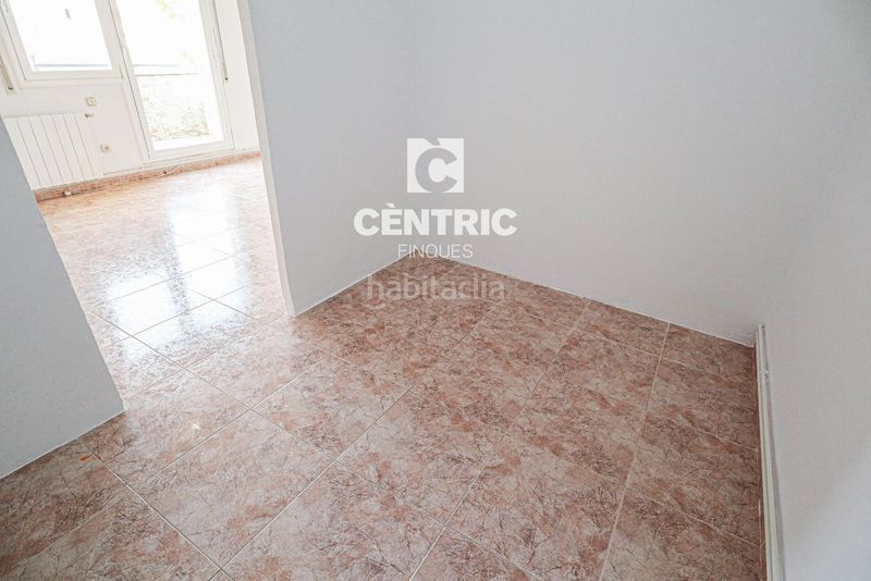 Foto 60493e96-0555-4e19-b7e1-7849563cf0f4. Rent duplex with heating parking in Barri del Centre Terrassa