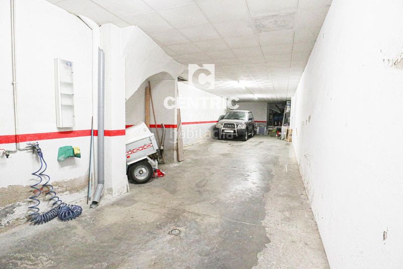Foto ab619ca9-d705-42d3-a40a-e948b95861c7. Rent duplex with heating parking in Barri del Centre Terrassa