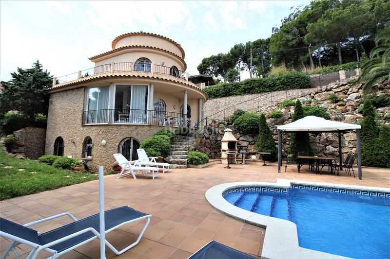Foto 455322fb-23cb-4977-be86-d9e9ae83beb6. Xalet amb xemeneia calefacció aparcament piscina a Begur