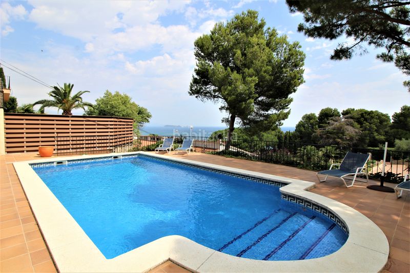 Foto a18ce929-e5d9-4a10-86ee-7e29a086b0e0. Xalet amb xemeneia calefacció aparcament piscina a Begur
