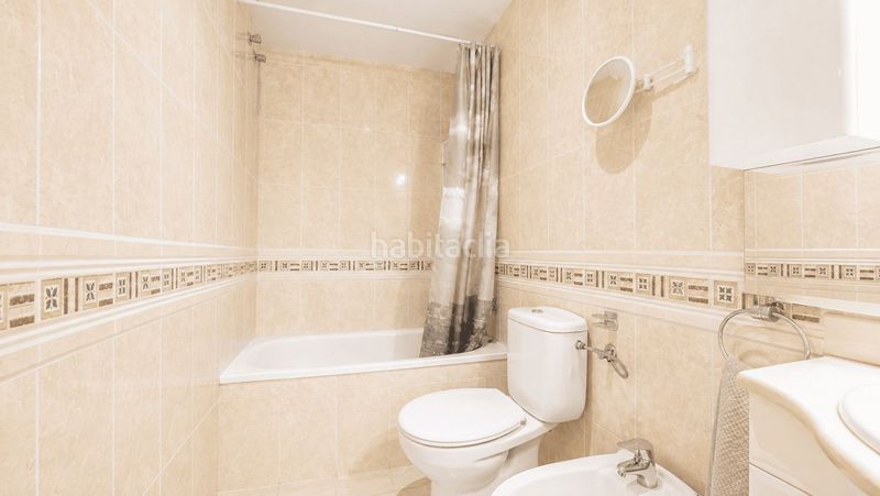 Foto f9489aae-9c82-42a0-aa7f-122a7bb4be4e. Casa adossada amb aparcament a Centro Almazora / Almassora