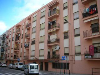 Piso en Calle reverendo mosén fco. paus ortiz 3. Piso con 4 habitaciones