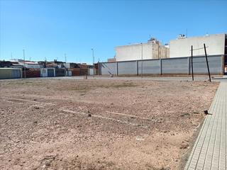 Terreny residencial a Pere el cerimonios 8. Solar en venta en chilches.