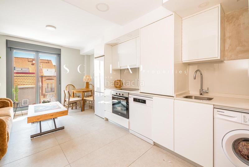 Foto f86cb1d6-6142-49e4-9232-bbef7a36ba49. Affitto duplex con riscaldamento in San Diego Madrid
