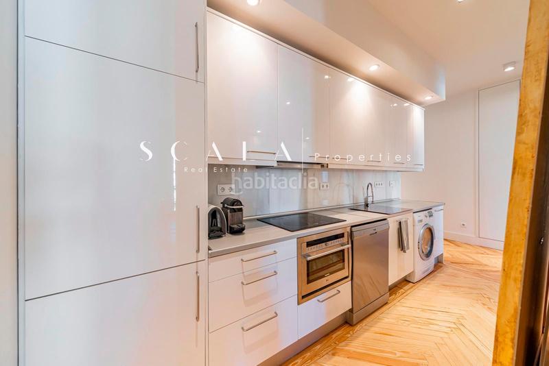 Foto cd6a7df6-de1a-47b3-8e88-b0b6530ff4a3. Rent flat with heating in Recoletos Madrid