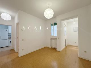 Location Appartement  Fernan gonzalez. En madrid