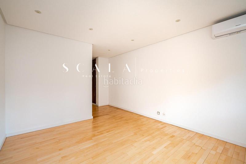 Foto 0bbcffa7-e19e-43aa-91b6-47fa4289101f. Rent flat with heating parking in Castillejos-Cuzco Madrid