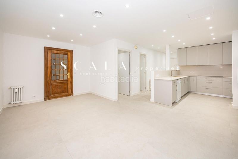 Foto 25eb06f7-ab79-47e7-97b2-61a45a9b5ed8. Rent flat with heating parking in Castillejos-Cuzco Madrid