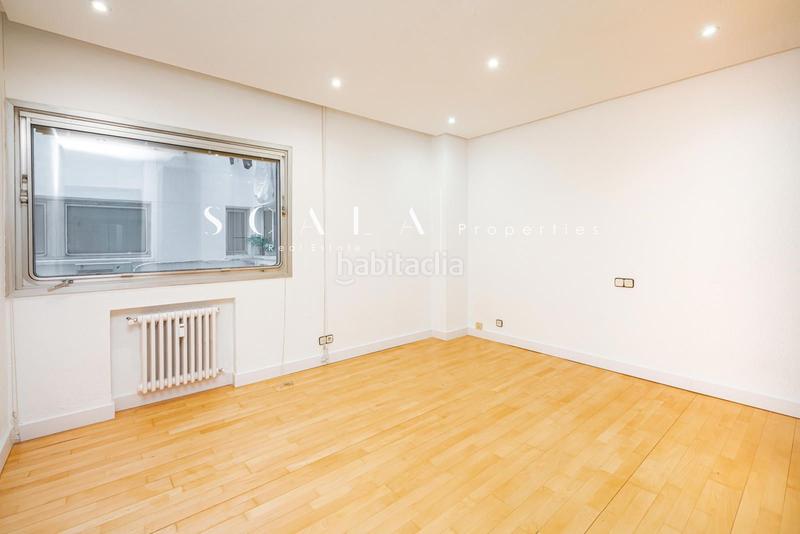 Foto 267cabaa-6ef1-4e64-985c-8d778b405e4d. Rent flat with heating parking in Castillejos-Cuzco Madrid