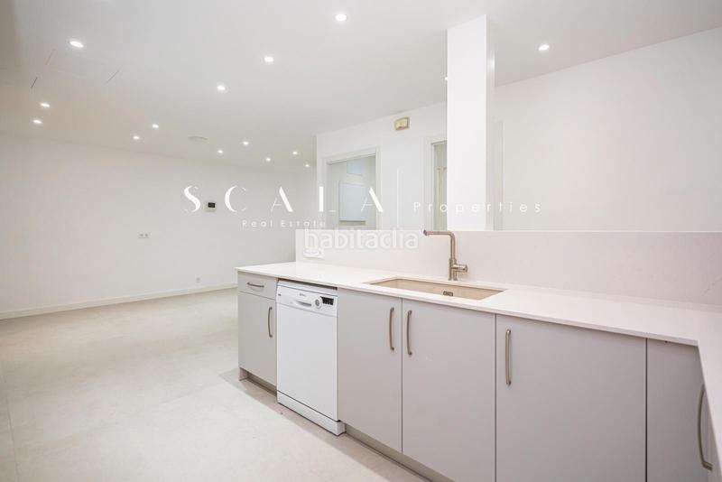 Foto 3db9226f-3f37-4018-bb41-6f9a6990ff79. Rent flat with heating parking in Castillejos-Cuzco Madrid