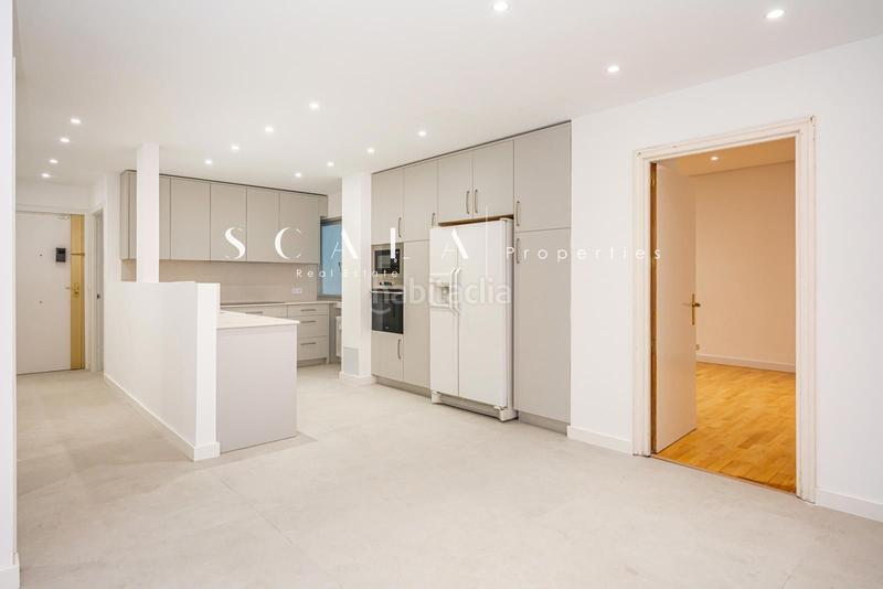 Foto 64d8de47-86eb-42fb-a9d3-f020a04fa161. Rent flat with heating parking in Castillejos-Cuzco Madrid