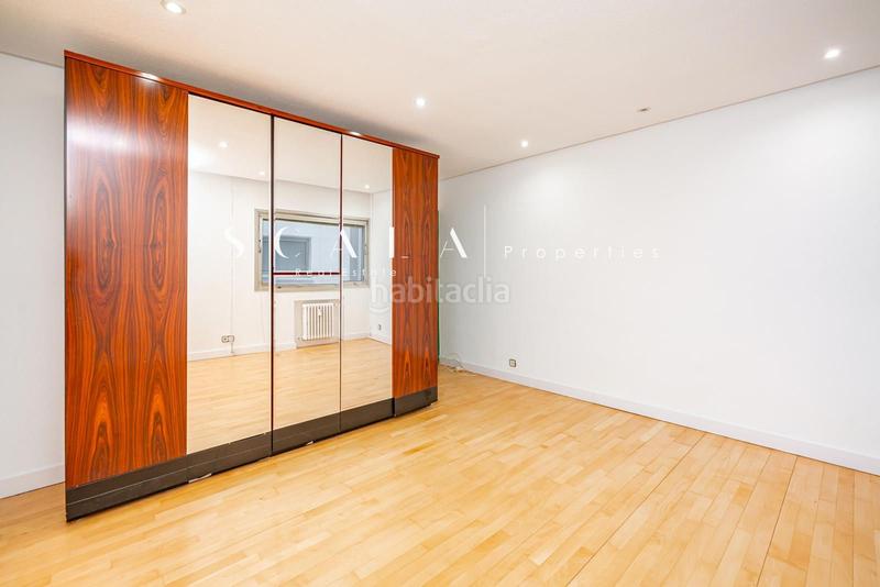 Foto 7dcdc544-bedc-41ba-b3ce-88fb885e8246. Rent flat with heating parking in Castillejos-Cuzco Madrid