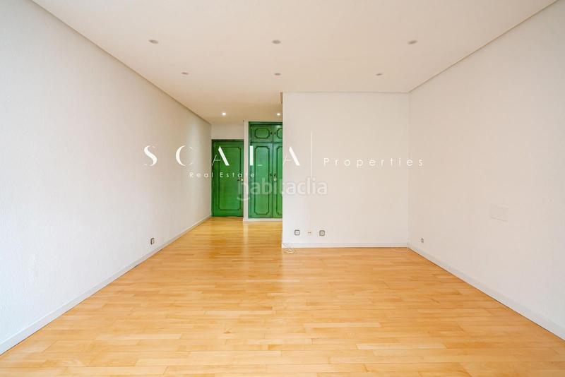 Foto 8f26da02-335a-48f2-bf43-1d504116d395. Rent flat with heating parking in Castillejos-Cuzco Madrid