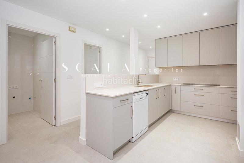 Foto b79a386f-32a2-412b-a2ba-0c33b30d40d3. Rent flat with heating parking in Castillejos-Cuzco Madrid