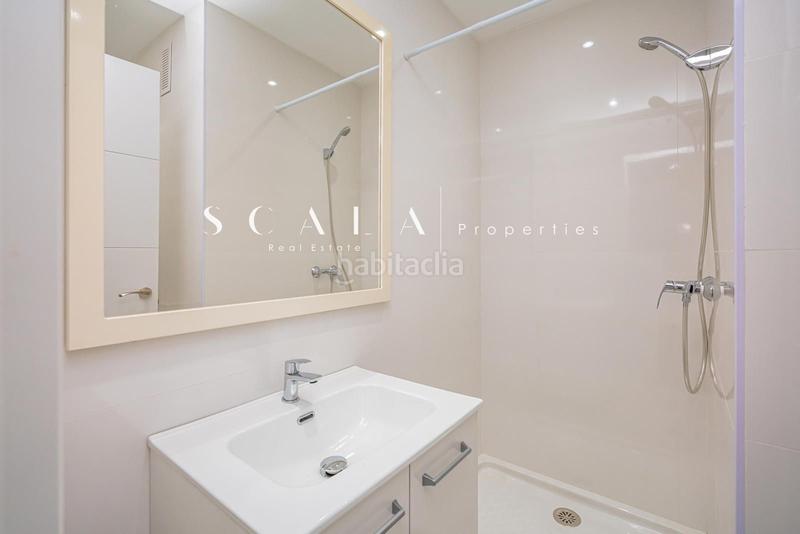 Foto d8f50b87-4479-4a03-9393-f61a23afbf90. Rent flat with heating parking in Castillejos-Cuzco Madrid