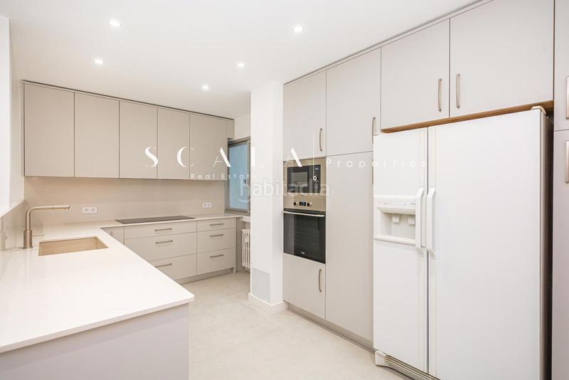 Foto f1cef840-7cdd-438f-b845-194d1673c67f. Rent flat with heating parking in Castillejos-Cuzco Madrid