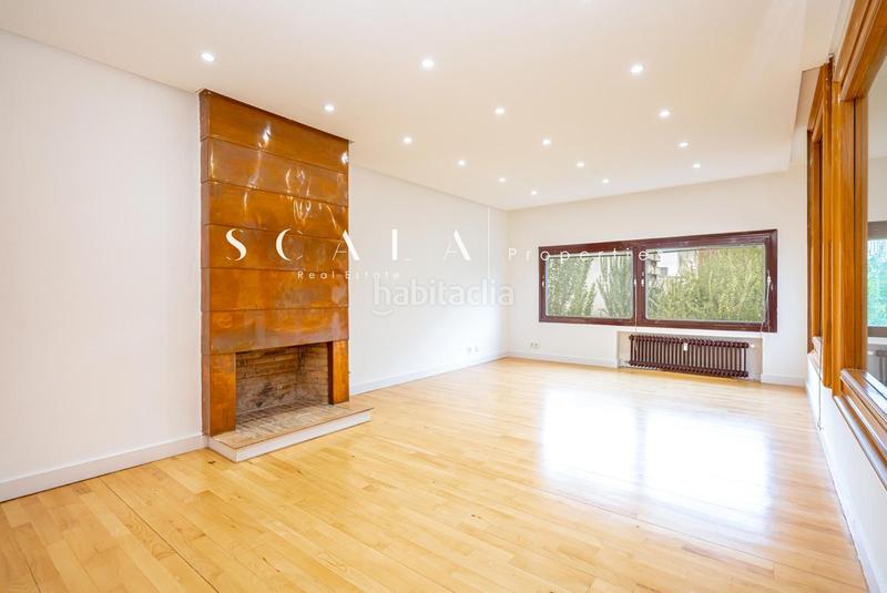 Foto f90b1565-9ef3-4de1-9d44-3fcdf725ff8f. Rent flat with heating parking in Castillejos-Cuzco Madrid