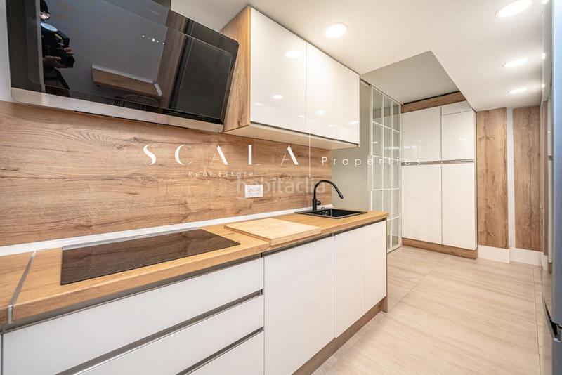 Foto 8b09e365-6b29-429a-9bae-d361ec81518b. Location appartement avec chauffage parking dans Castillejos-Cuzco Madrid