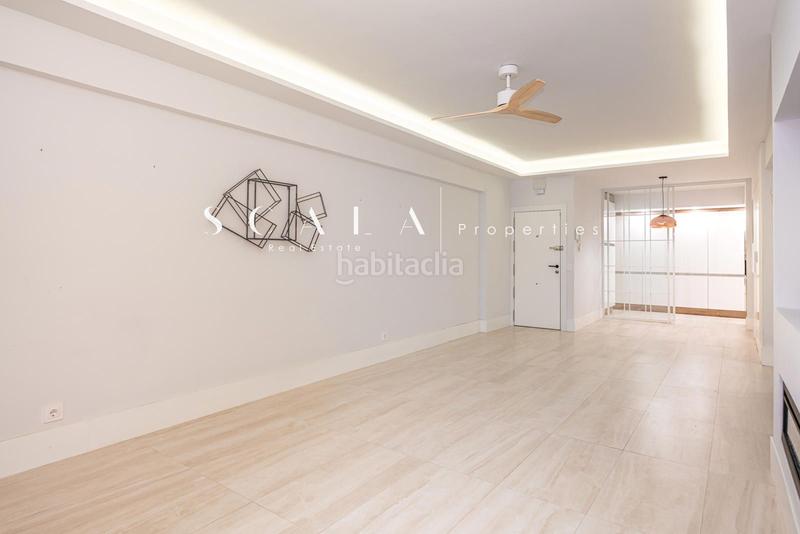 Foto 80f52eee-9947-48ef-8968-9ebd628a8b44. Rent flat with heating parking in Castillejos-Cuzco Madrid