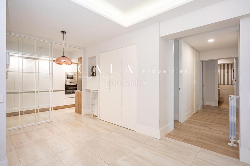 Foto acb2f030-0ecb-45a5-afc7-0f10b6249012. Rent flat with heating parking in Castillejos-Cuzco Madrid