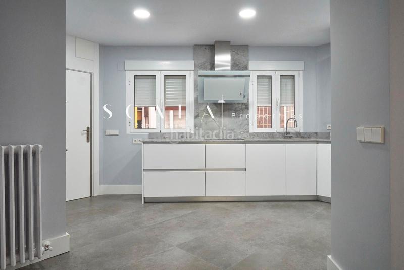 Foto 8f22e8ca-8e36-47ab-9c4f-6f92c4f4f699. Piso en Lista Madrid