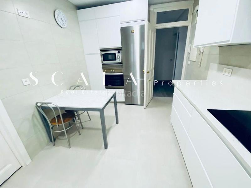 Foto 25737f82-c4ad-49c2-a9fc-d386e99a8f7d. Rent flat with heating in Justicia-Chueca Madrid