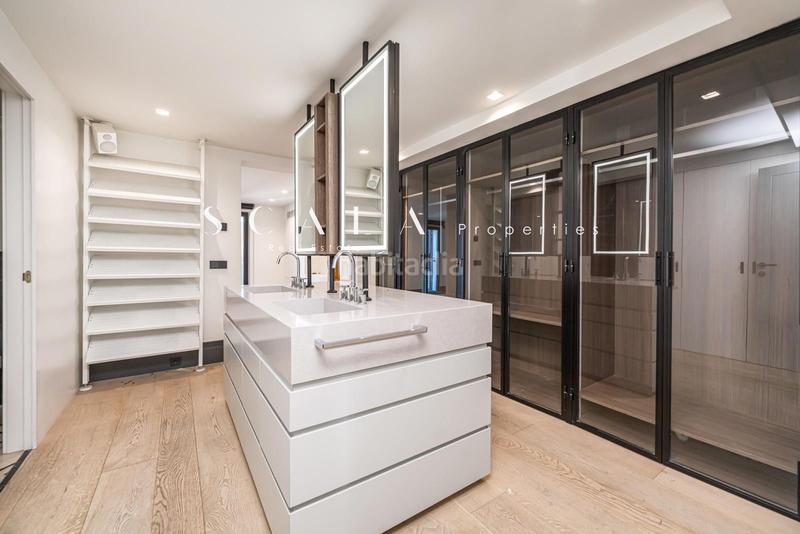 Foto 010e51c0-ba9e-4438-b3b7-b3a731a1a235. Location attique avec chauffage dans Justicia-Chueca Madrid