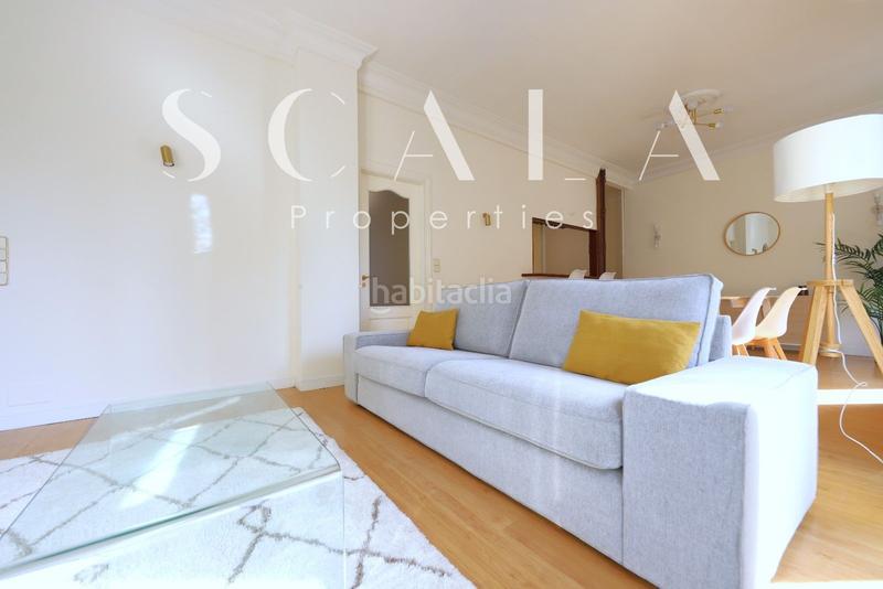 Foto 8f2fe210-d414-41dc-810a-2c3619925502. Rent flat with heating in Jerónimos Madrid