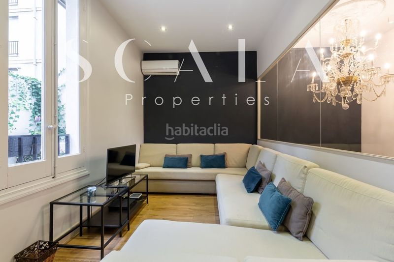 Foto 108faf9a-cbf9-4a9c-8c38-4ae66a0e4b5c. Rent duplex with heating in Recoletos Madrid