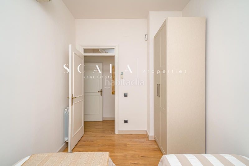 Foto 4b7d3c74-b9f8-45c6-bfb7-2065afdeac2d. Rent duplex with heating in Recoletos Madrid