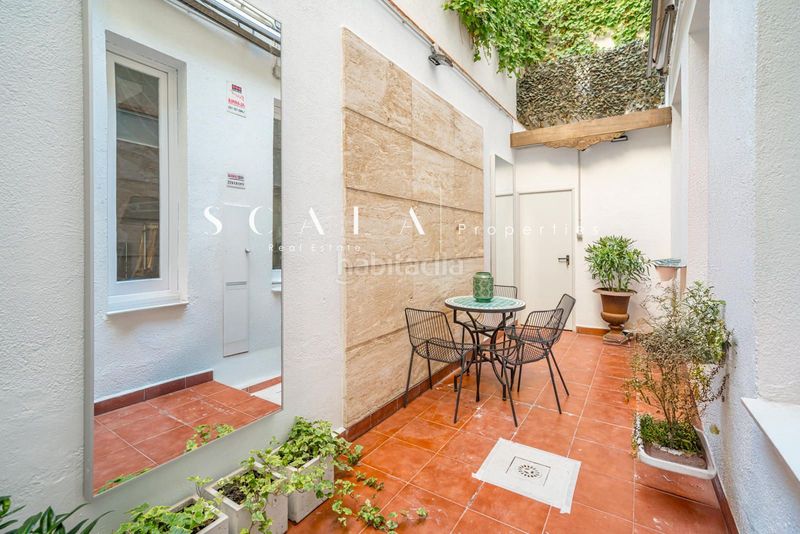 Foto 5c14e31b-1694-4dea-93d1-2da27f064024. Rent duplex with heating in Recoletos Madrid