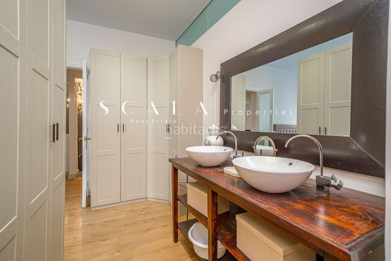 Foto 5d2529e1-00f7-44d2-b1a0-c93f2be82af2. Rent duplex with heating in Recoletos Madrid