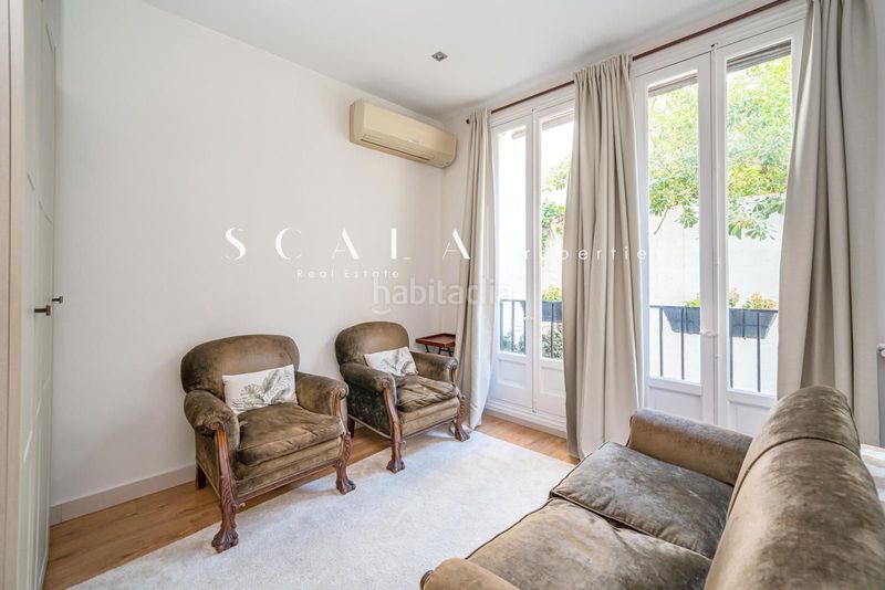 Foto 7d61ffa1-ea85-4892-9e36-89d282684793. Rent duplex with heating in Recoletos Madrid
