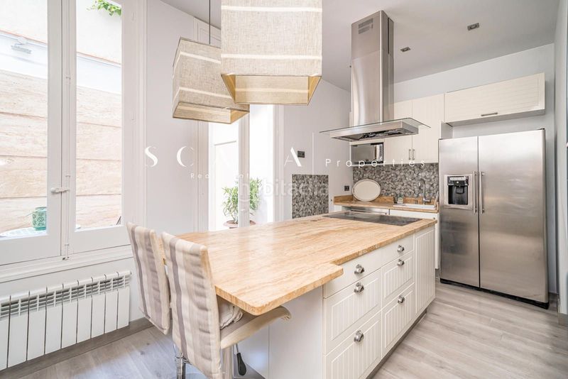 Foto a3b0ef09-26cb-49bf-b5ea-25aba7d6b4cc. Rent duplex with heating in Recoletos Madrid