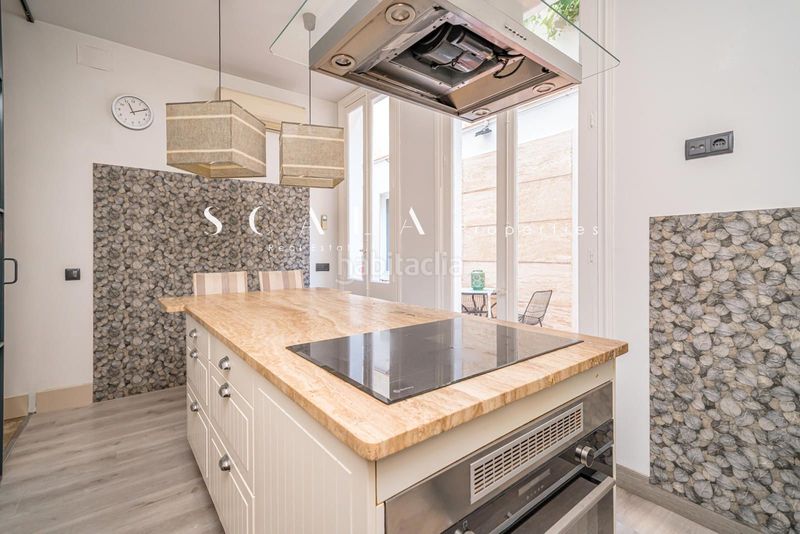 Foto af599108-3714-42dd-b89d-3ef4546594eb. Rent duplex with heating in Recoletos Madrid