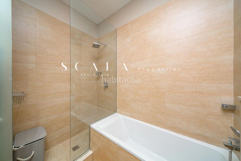 Foto b9e5ef4d-27ce-40ae-b4d5-3c2253753f7f. Rent duplex with heating in Recoletos Madrid
