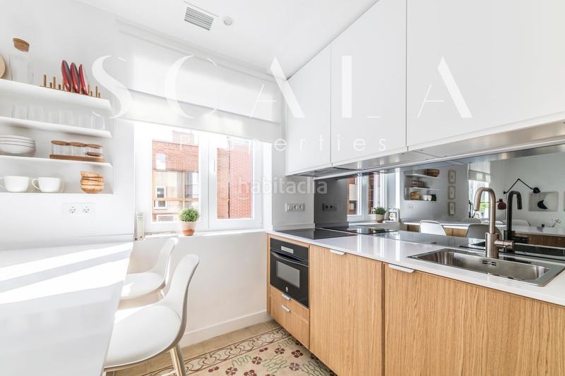 Foto 5ae888ae-4b28-4e5f-9d86-c6d9e37a4a25. Rent penthouse with heating in Cuatro Caminos - Azca Madrid